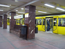 U2 Mohrenstra&szlig;e
