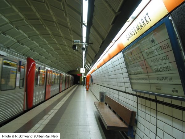 > Hamburg UBahn Gallery U2
