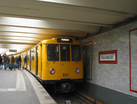 U-Bahnhof Alexanderplatz U2