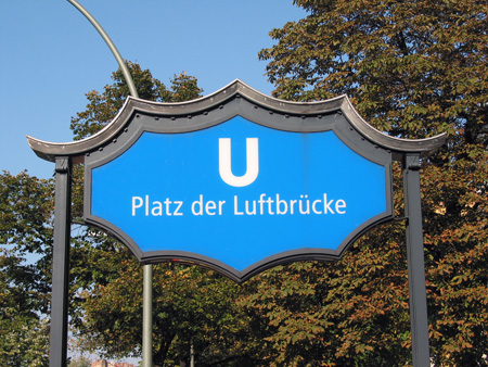 U-Bahnhof Platz der Luftbrücke