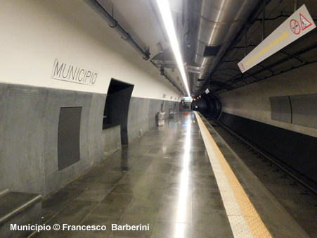 Metro Napoli Municipio